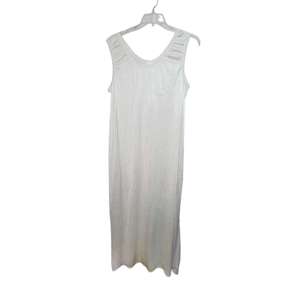 VINTAGE Authorized Pattern Women's Full Length White Nylon Slip Size Large.